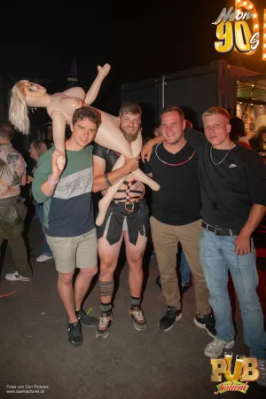 Pub Festival | Wetzikon Neon 90's