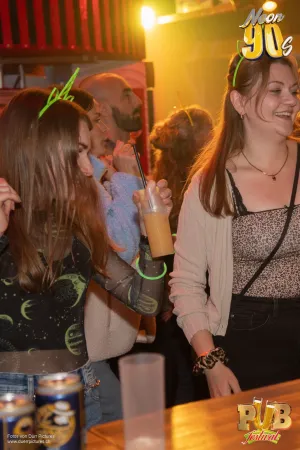 Pub Festival | Wetzikon Neon 90's