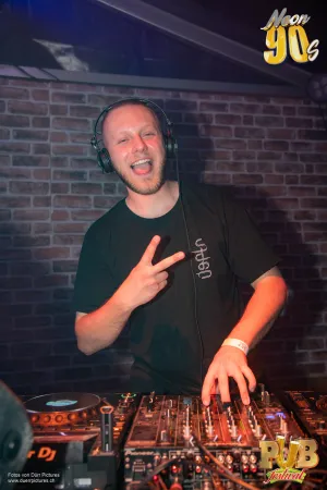 Pub Festival | Wetzikon Neon 90's