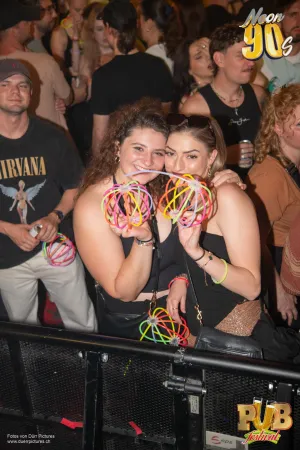 Pub Festival | Wetzikon Neon 90's