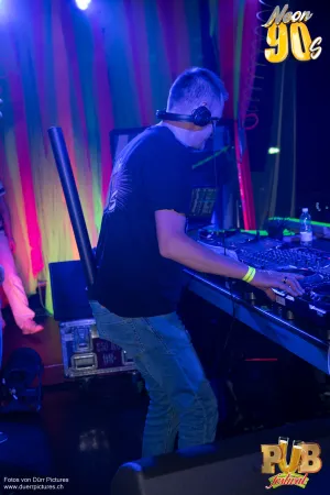 Pub Festival | Wetzikon Neon 90's